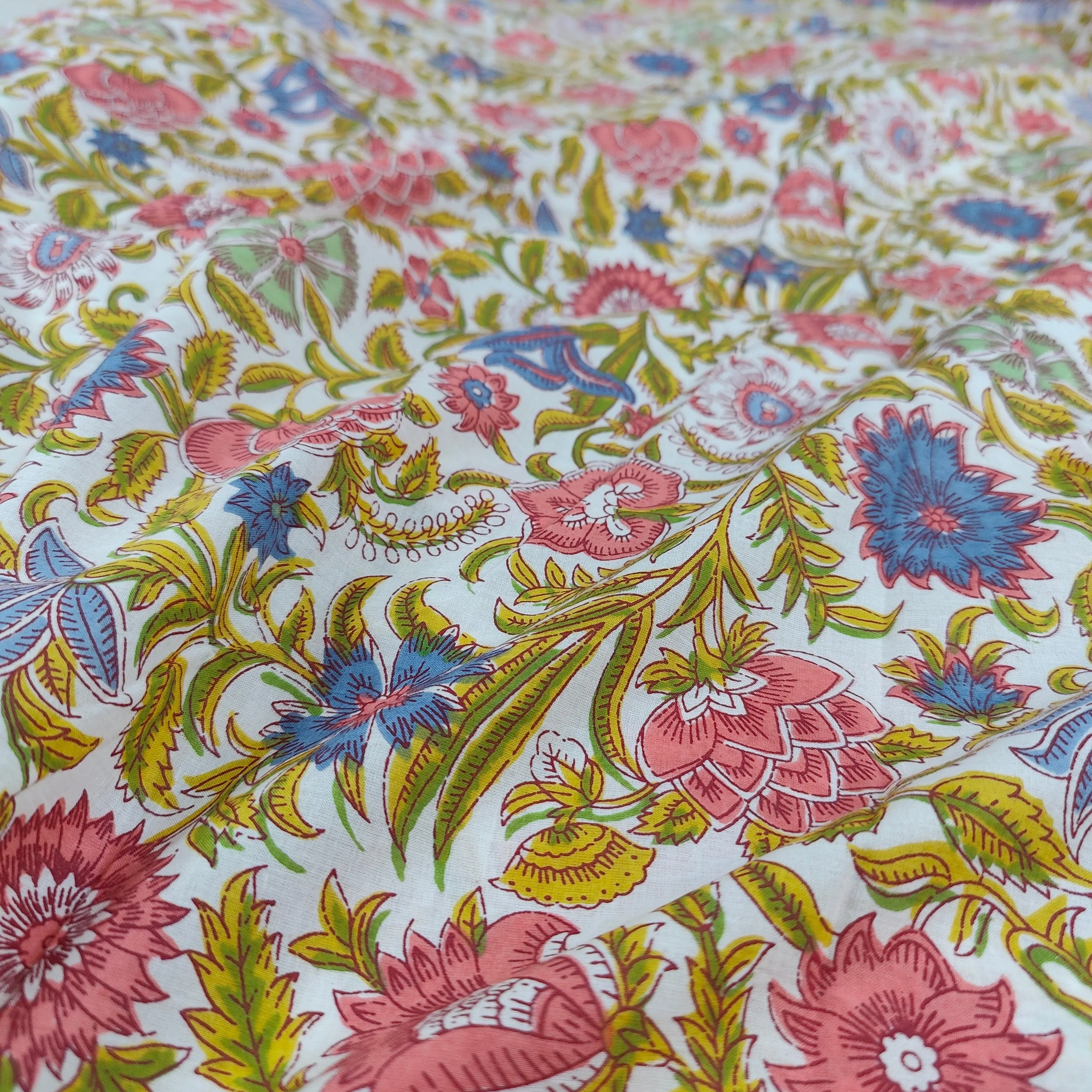 Dreamy white cotton cambric width 44 inches- Fabric per meter